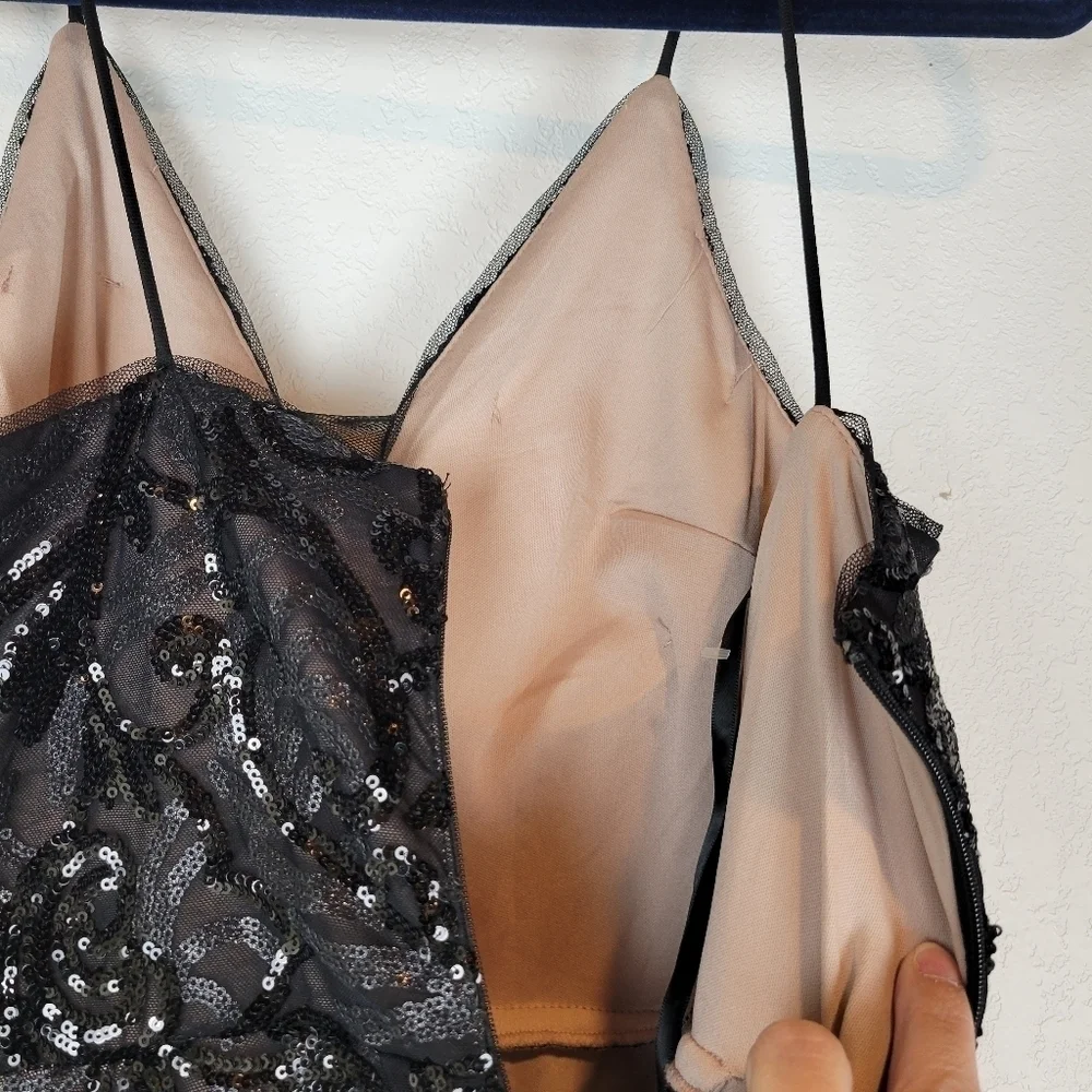 NWT Betsy & Adam Embellished Illusion-Inset Gown in Black Tan Size 2 - Picture 10 of 16